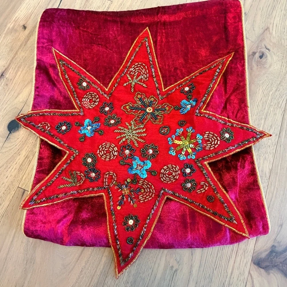 Pier 1 Christmas Holiday Table Runner Viscose Velvet Jeweled Star Red Beaded
